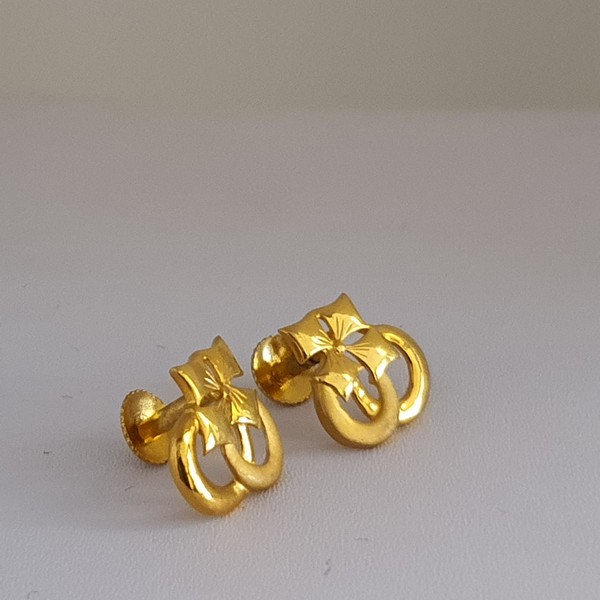 22Kt Plain Gold Earrings (2.280 Grams)/ Gold Ear Studs