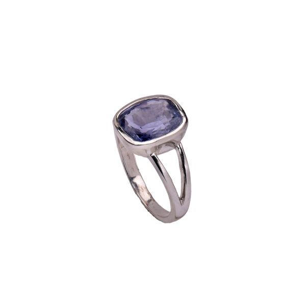 18K White Gold Ring with Blue Sapphire