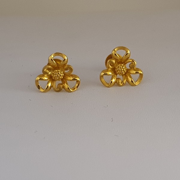 Plain Gold Earrings (2.550 Grams)in 22Kt Plain Yellow Gold