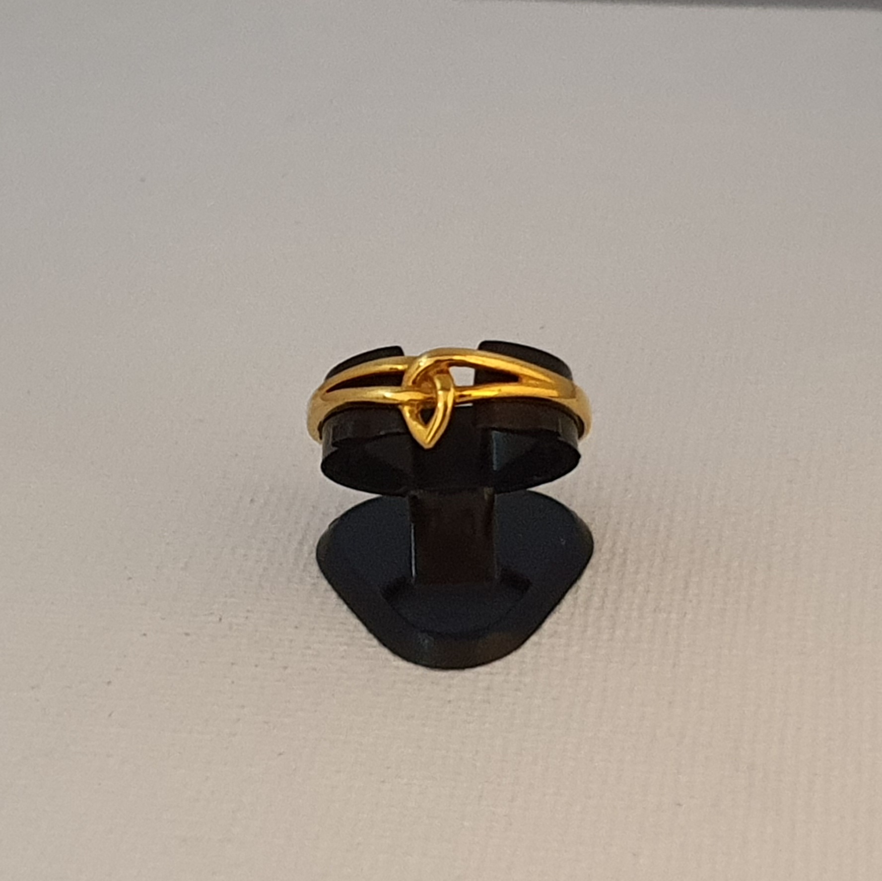 Sold at Auction: A CHINESE YELLOW GOLD RING. Weight 1.8g. Size 15mm.