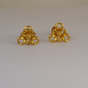 Plain Gold Earrings (2.550 Grams), 22Kt Plain Yellow Gold Jewellery – GoldEar Tops