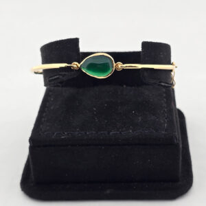 18kt Green onyx clip type rose gold bracelet weight 6.610 gm